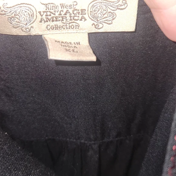 Nine West Vintage America Elegant Black Blouse with Pink Embroidery - Picture 6 of 6
